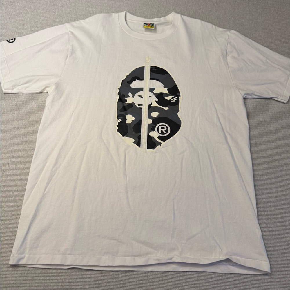 A bathing ape gray camo head tee shirt, size XXL.